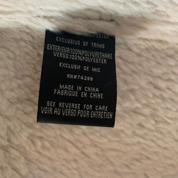 MOVING TO DEPOP // fur lined faux leather jacket - Picture 3 of 3